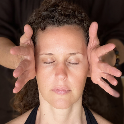Massage de la tête: quatorze raisons de l’adopter